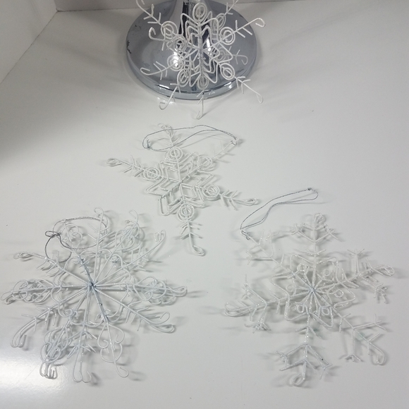 White Large Metal Snowflake Christmas Decor - Picture 2 of 5